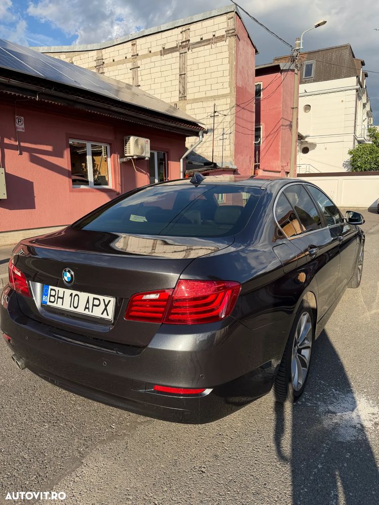 BMW Seria 5 520d Aut. - 14
