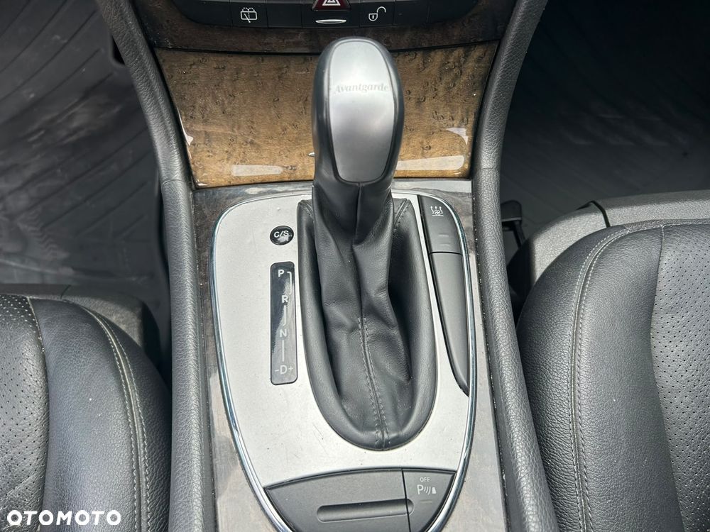 Mercedes-Benz Klasa E 320 CDI Avantgarde - 28