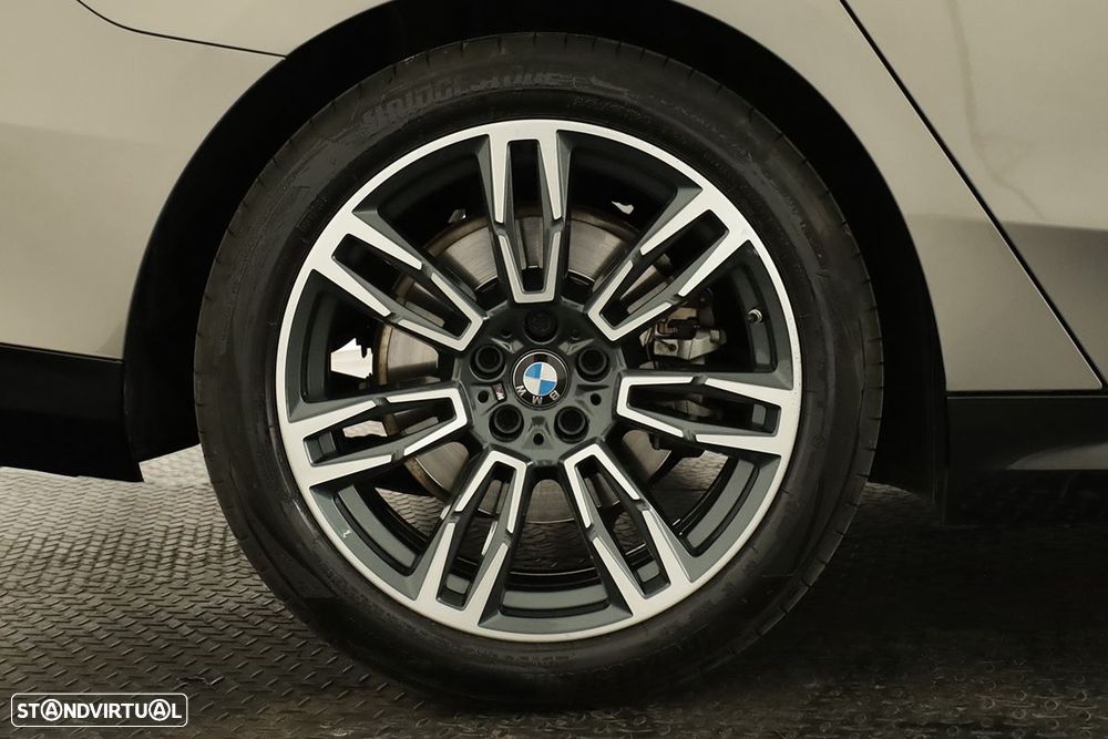 BMW 520 d Pack Desportivo M - 9