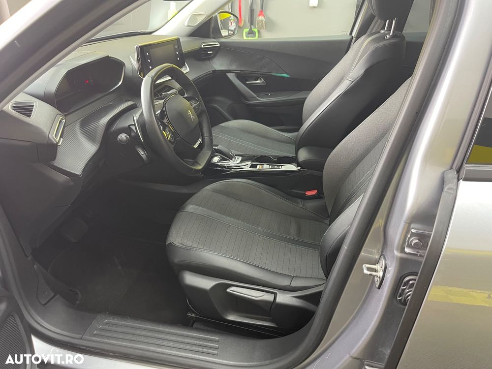 Peugeot 2008 PureTech 130 Stop&Start EAT6 Allure - 11