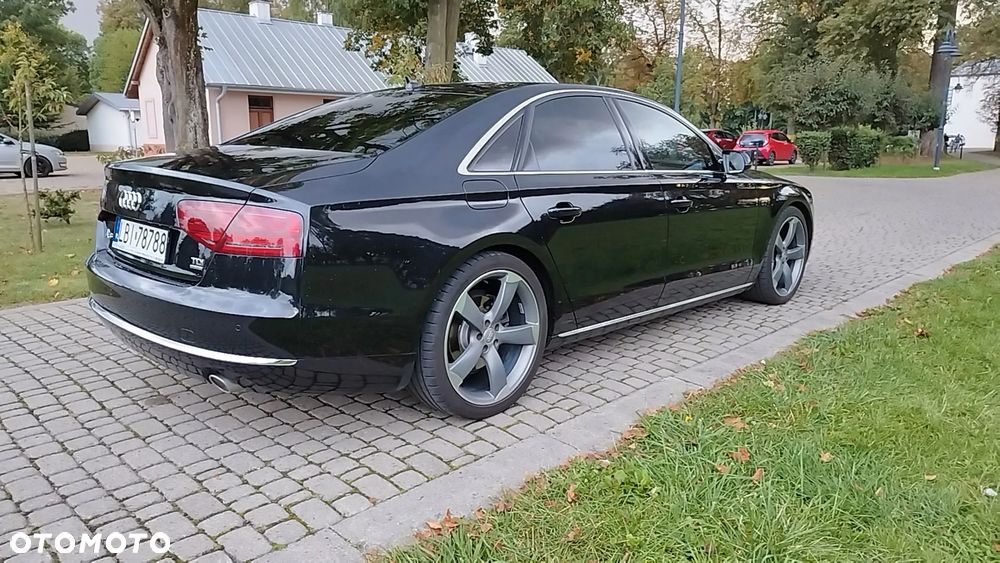 Audi A8 2010 photo 4