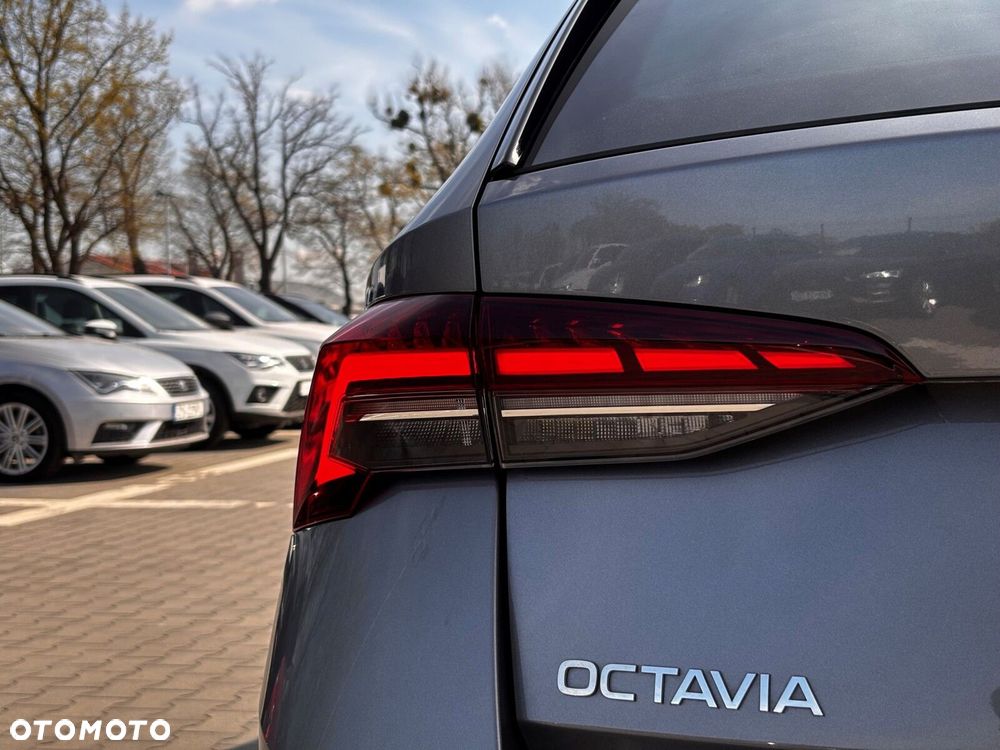 Skoda Octavia 1.5 TSI mHEV Selection DSG - 11