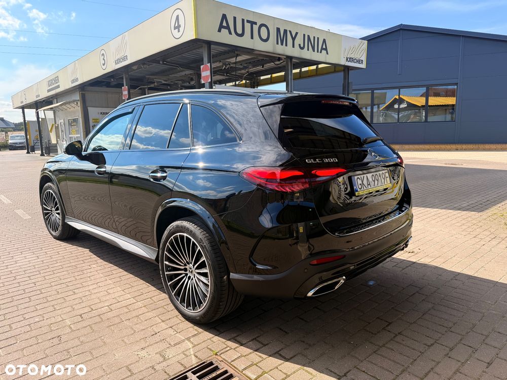 Mercedes-Benz GLC - 12
