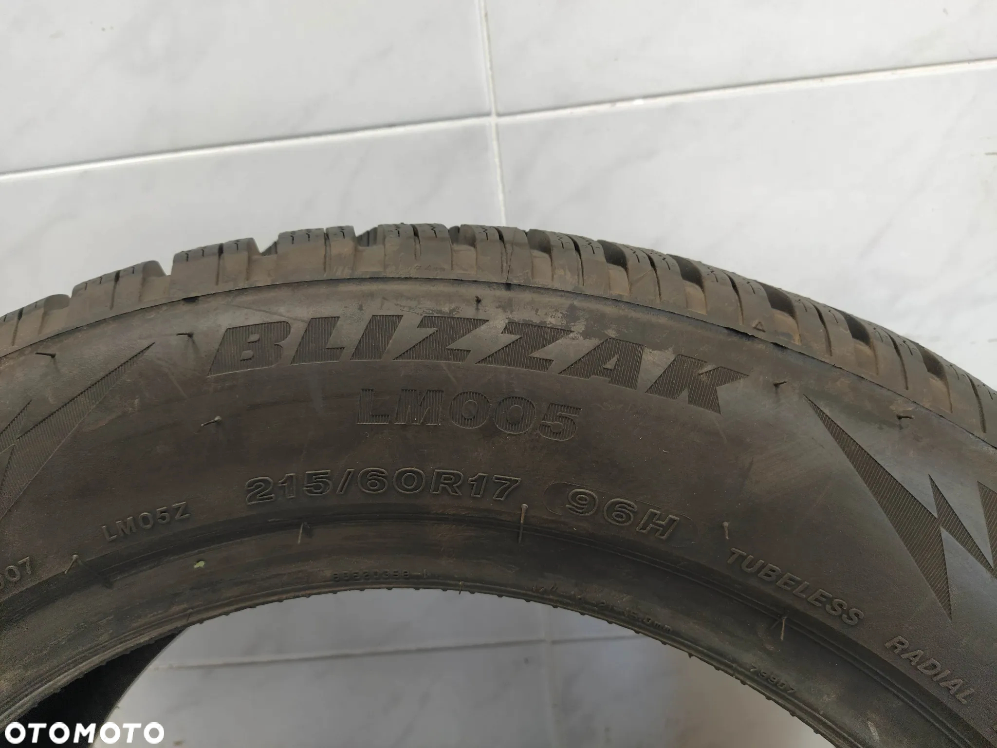 BRIDGESTONE BLIZZAK LM005 OPONA ZIMOWA 215/60 R17 - 9