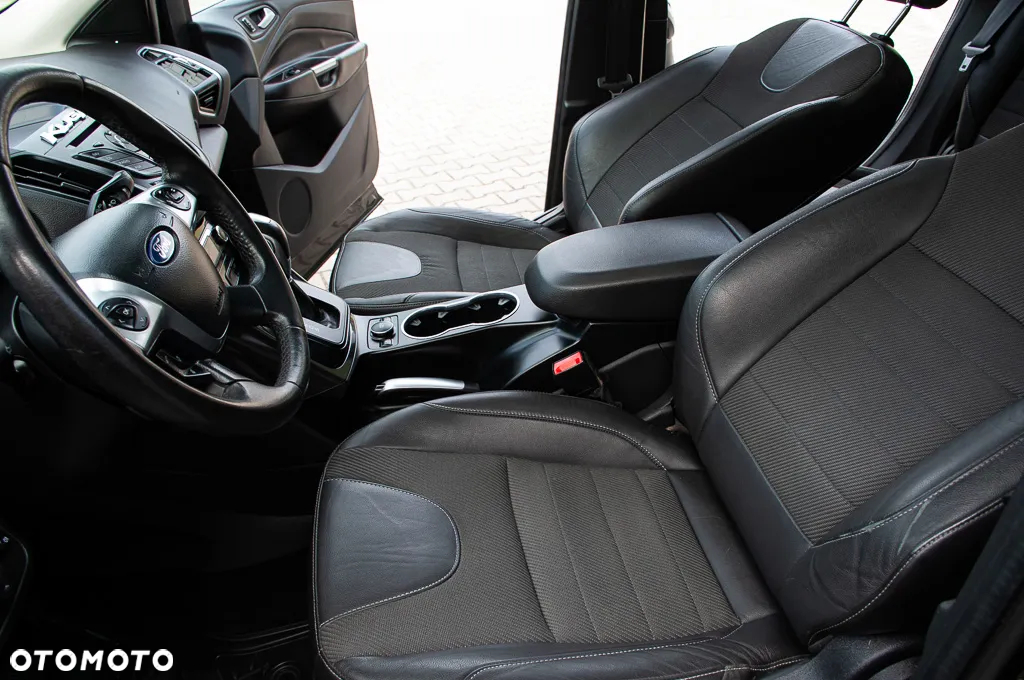 Ford Kuga 2.0 TDCi 4x4 Titanium - 16