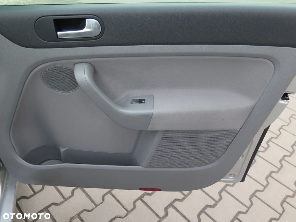 Volkswagen Golf Plus - 28
