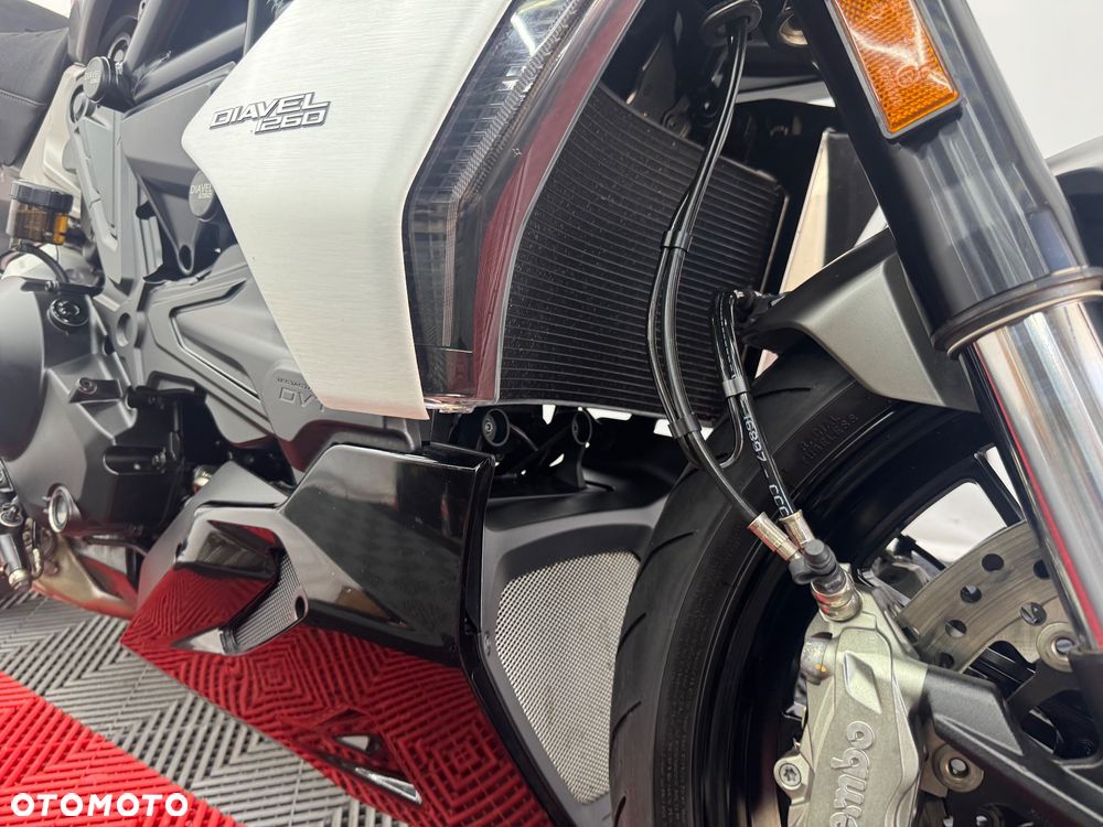 Ducati Diavel - 37