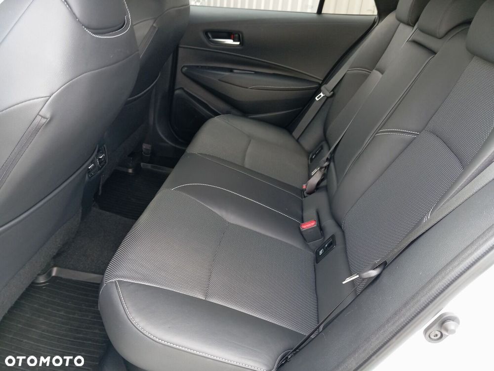 Toyota Corolla 2.0 Hybrid Executive - 9