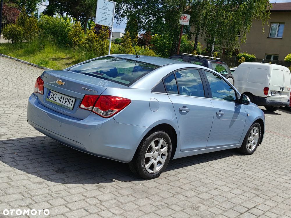 Chevrolet Cruze 2.0 LS - 12