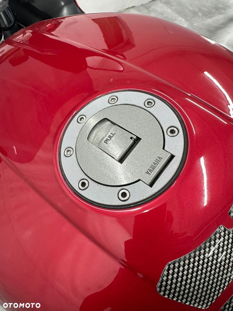 Yamaha YZF - 20