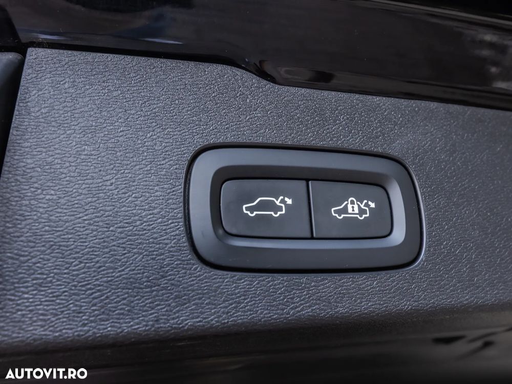 Volvo V60 T8 AWD Recharge Geartronic RDesign - 33