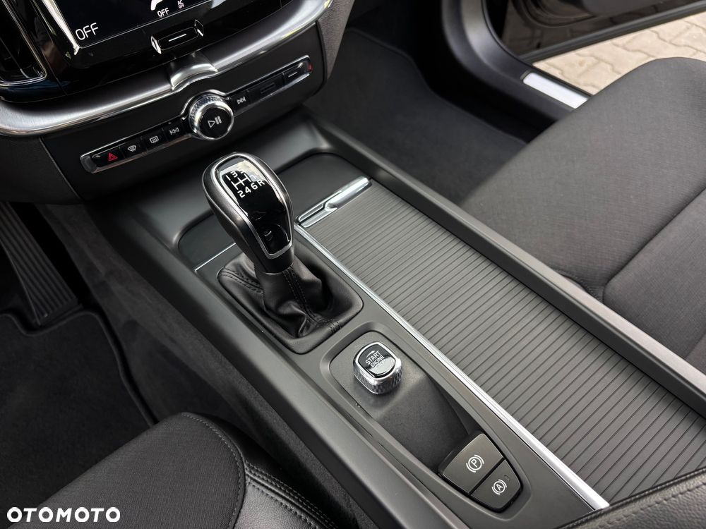 Volvo XC 60 D3 Momentum - 24