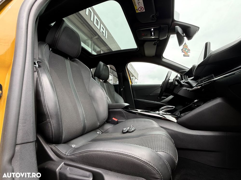Peugeot 208 PureTech 130 EAT8 GT Pack - 26