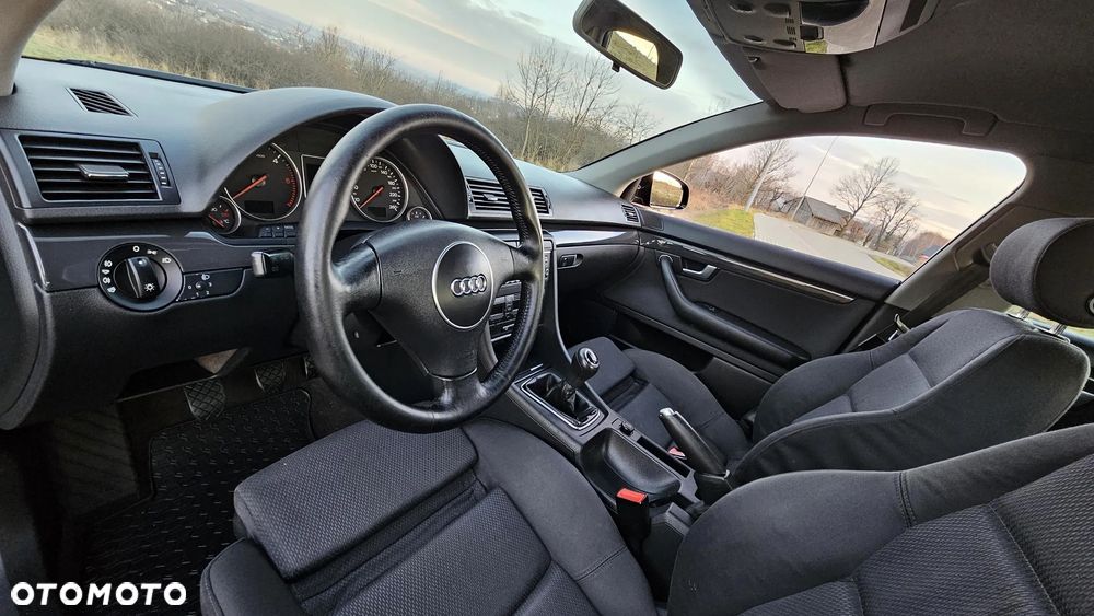 Audi A4 Limousine - 21