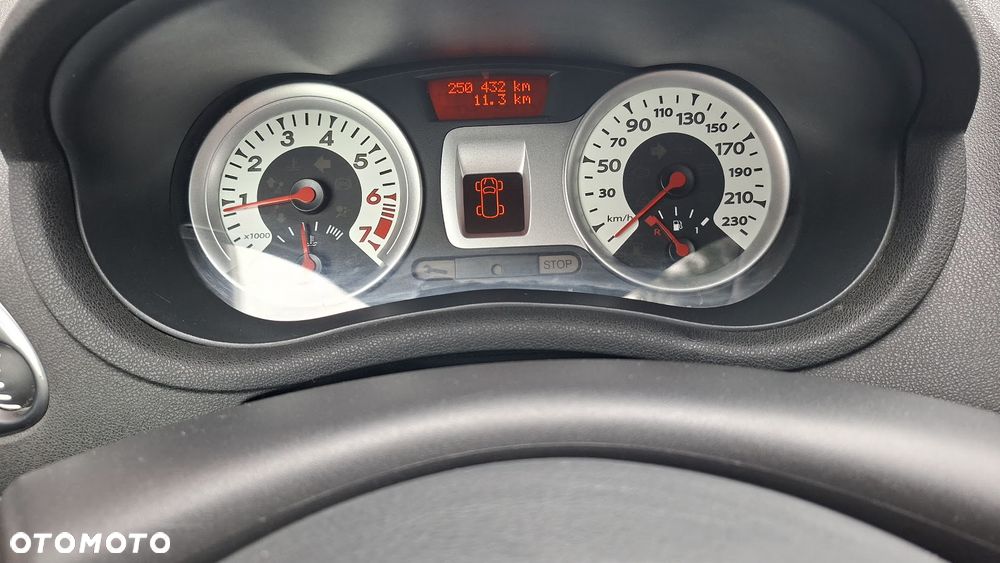 Renault Clio 1.2 TCE Authentique - 10