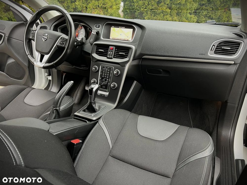 Volvo V40 D2 Momentum - 4