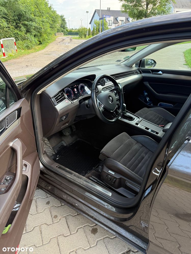 Volkswagen Passat - 10