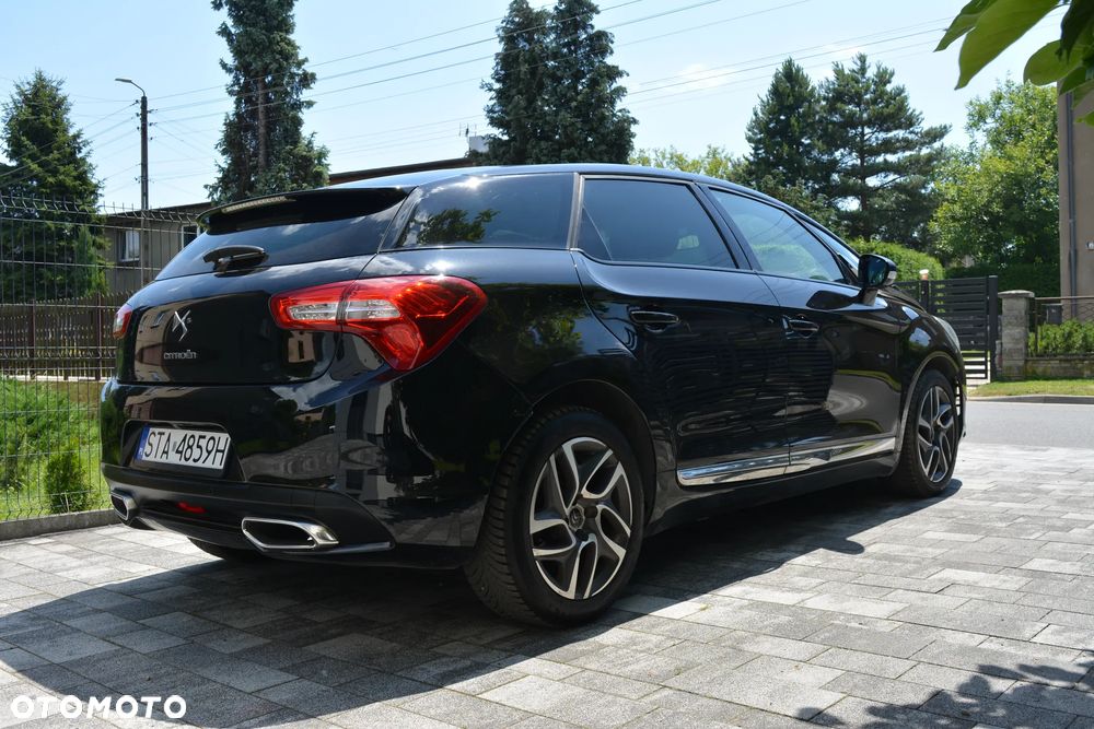 Citroën DS5 e-HDi 115 EGS6 Chic - 27