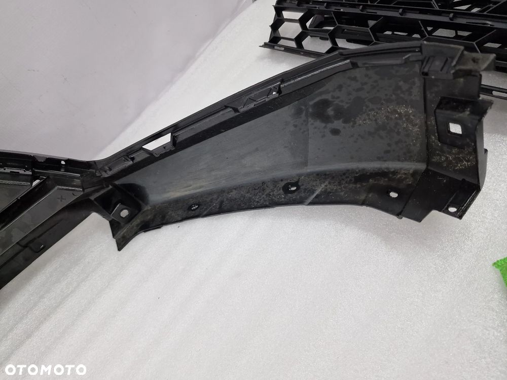 RENAULT CAPTUR II 19- KRATKA ŚRODKOWA / SPOJLER ZDERZAKA PRZEDNIEGO PRZÓD , NR 620260503R , NR AUKCJI KR189 - 17