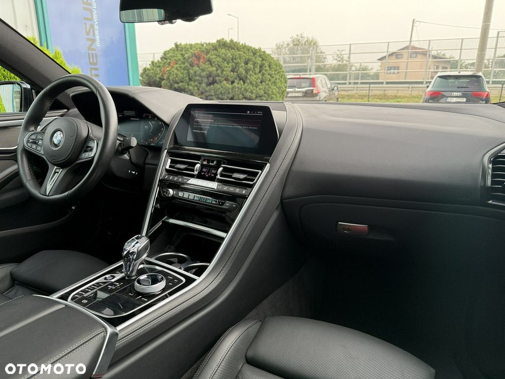 BMW Seria 8 - 23