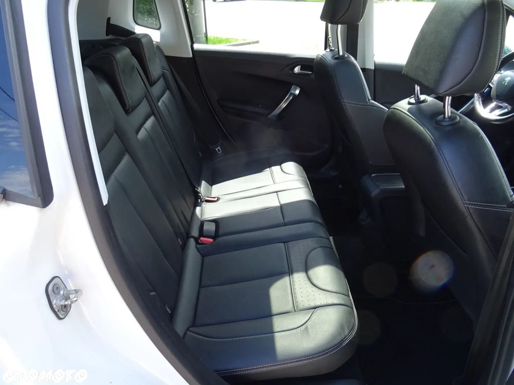 Peugeot 2008 e-HDi FAP 115 STOP & START Allure - 11