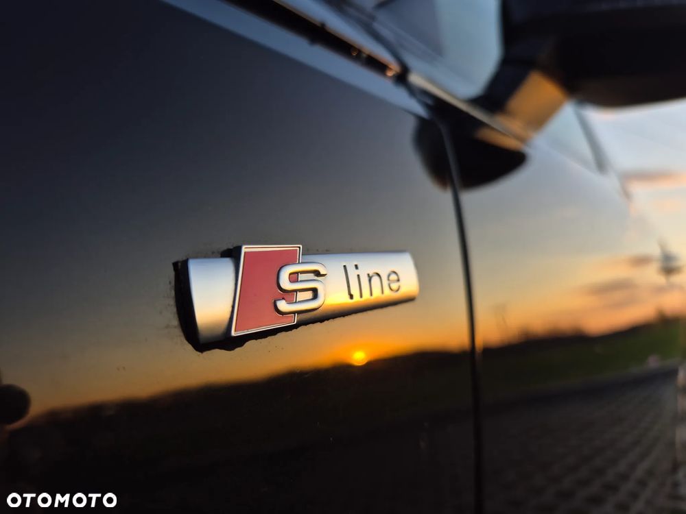 Audi A4 Avant 30 TDI S tronic - 13