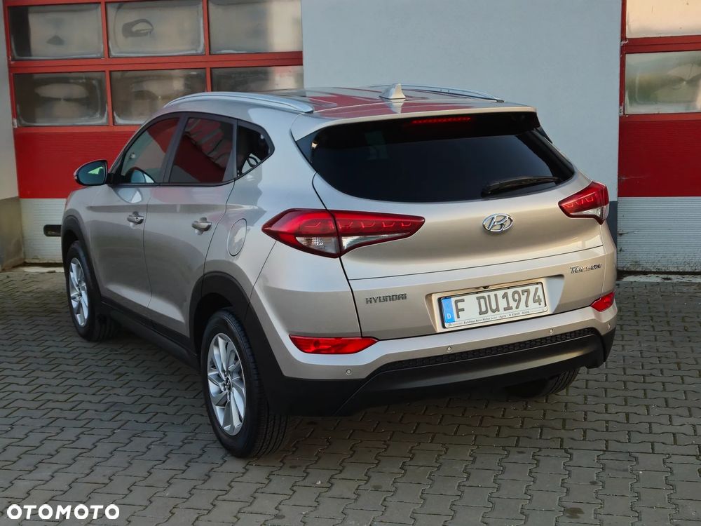 Hyundai Tucson 1.7 CRDI BlueDrive Comfort 2WD - 12