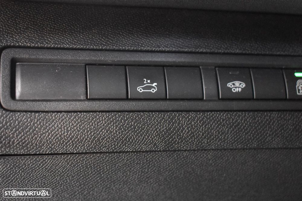 Peugeot 3008 2.0 BlueHDi GT EAT8 - 47
