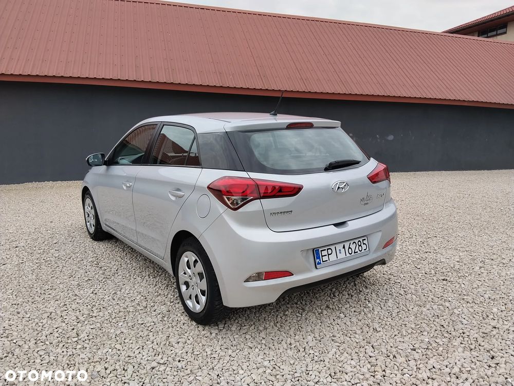 Hyundai i20 blue 1.2 - 22