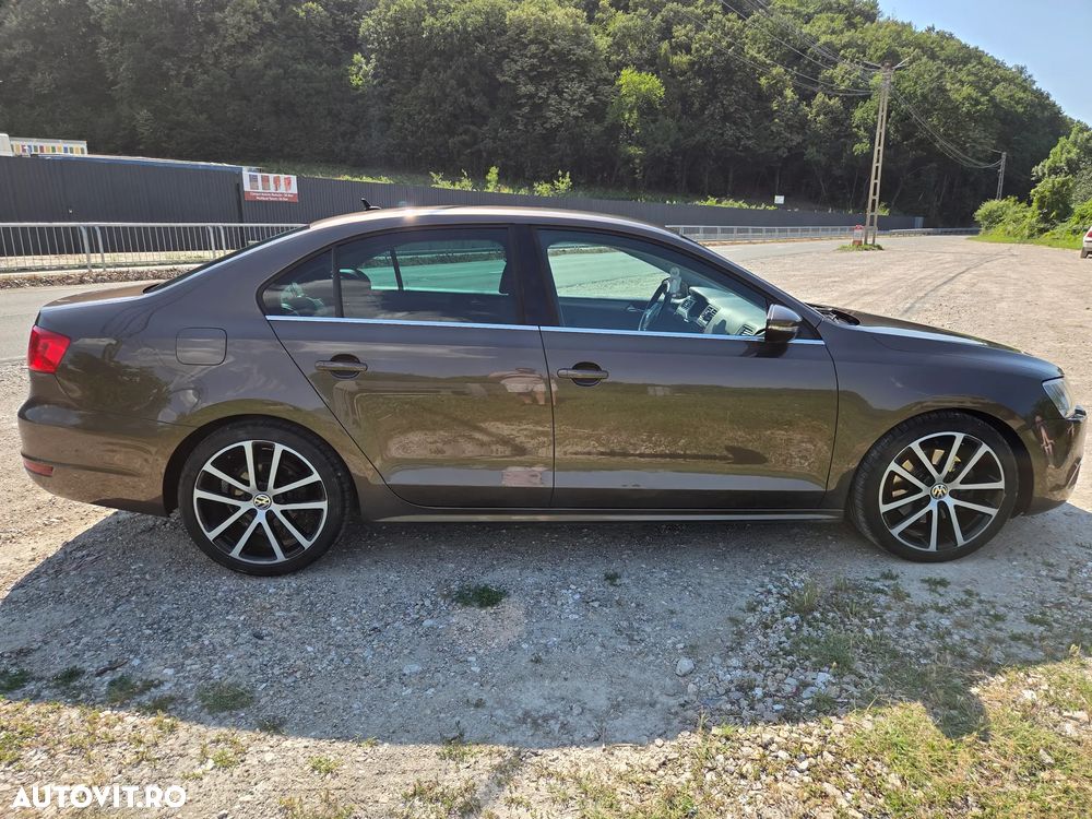 Volkswagen Jetta - 7