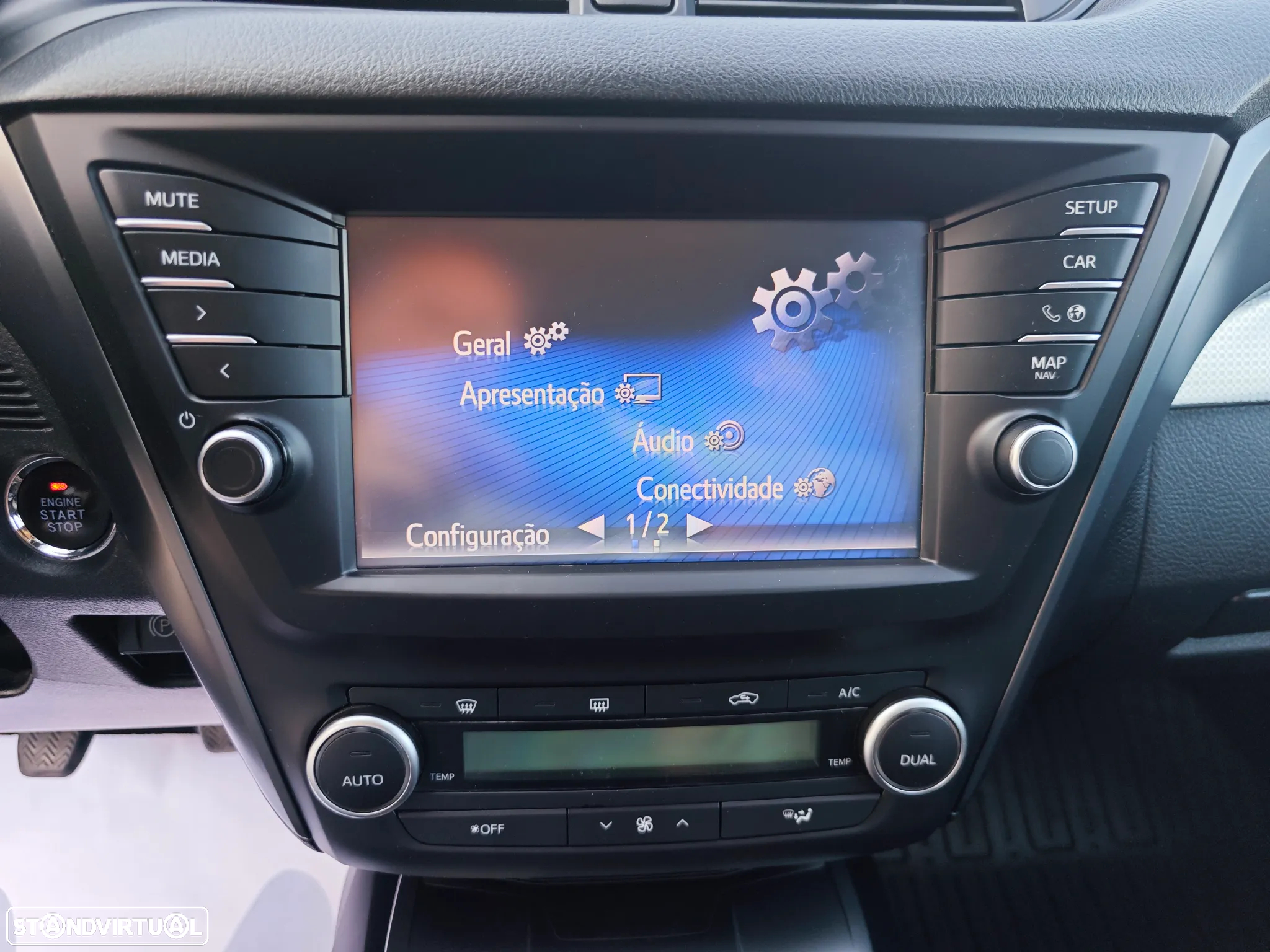 Toyota Avensis Touring Sports 2.0 D-4D Luxury+GPS - 17