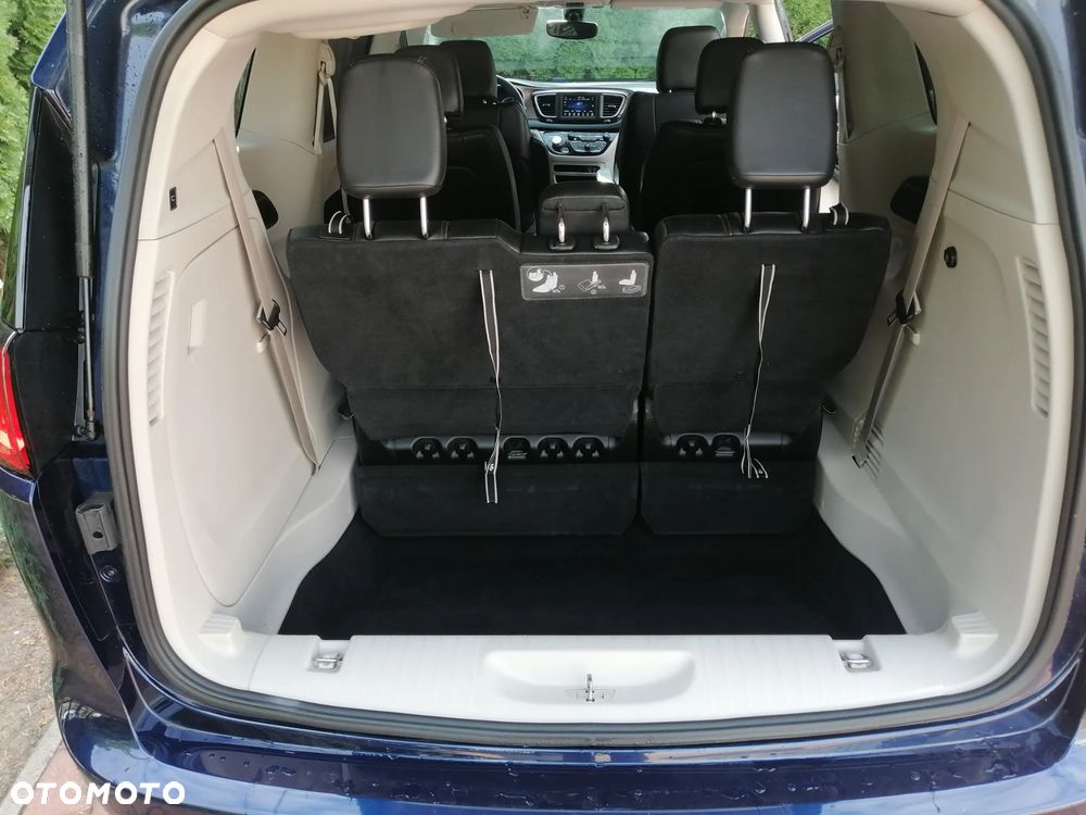 Chrysler Pacifica - 14