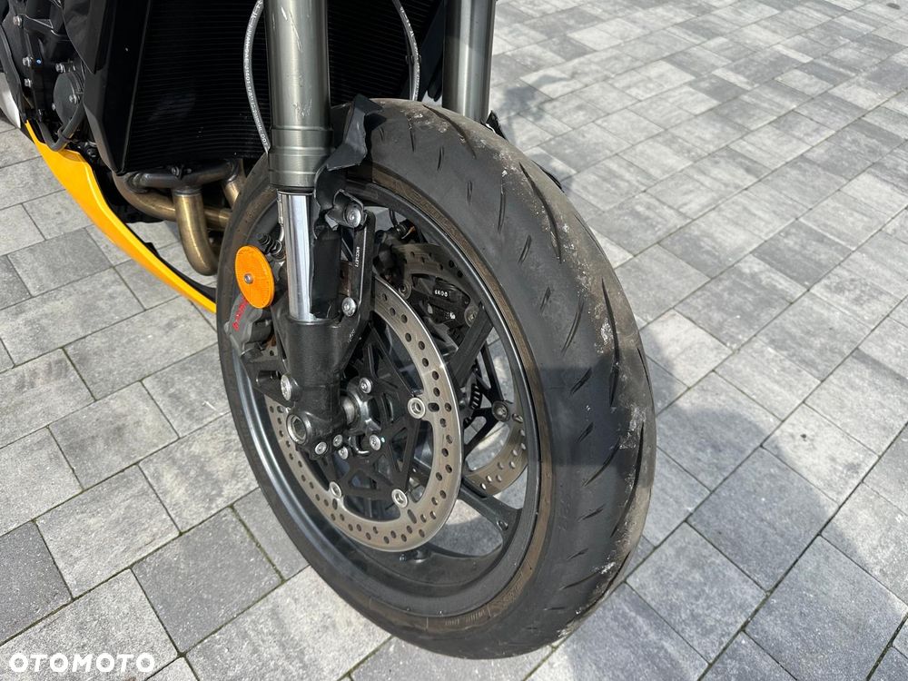 Triumph Street Triple - 19