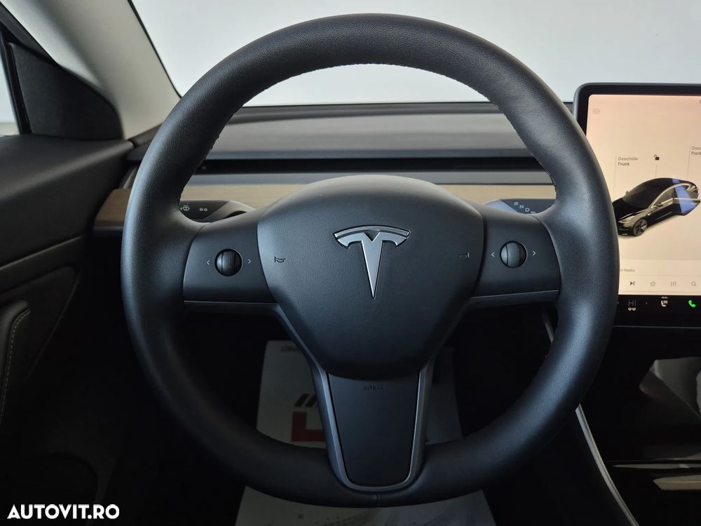 Tesla Model 3 Standard Reichweite Plus Hinterradantrieb - 13