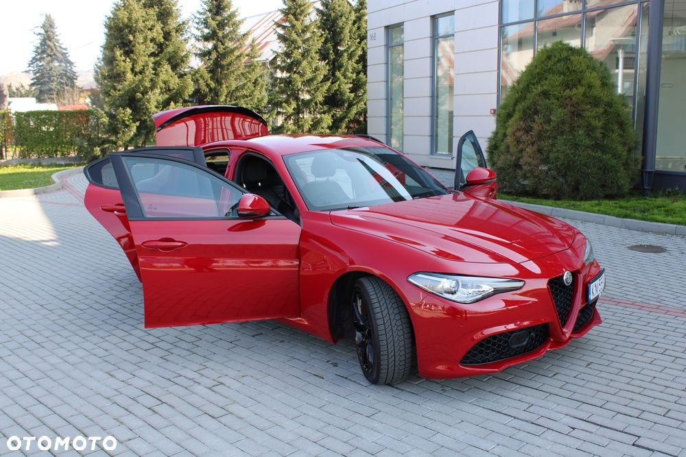 Alfa Romeo Giulia 2.0 Turbo 16V AT8-Q4 Veloce Ti - 15
