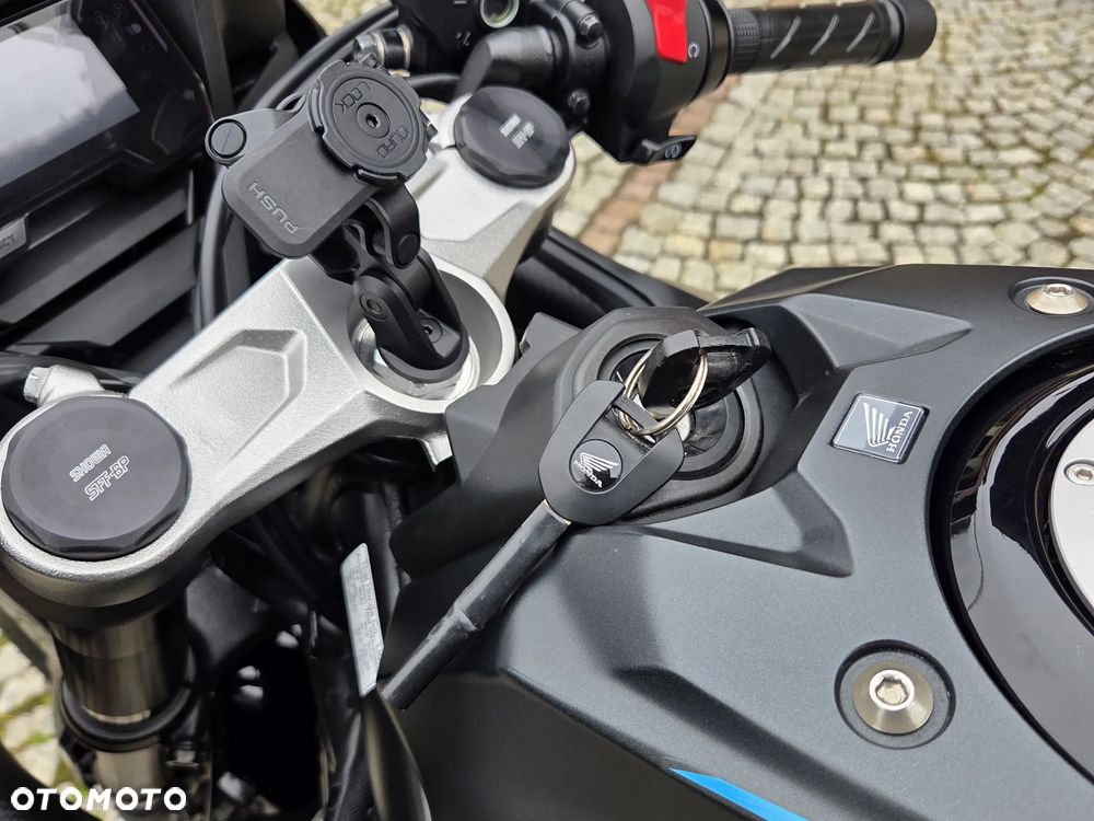 Honda CBR - 22