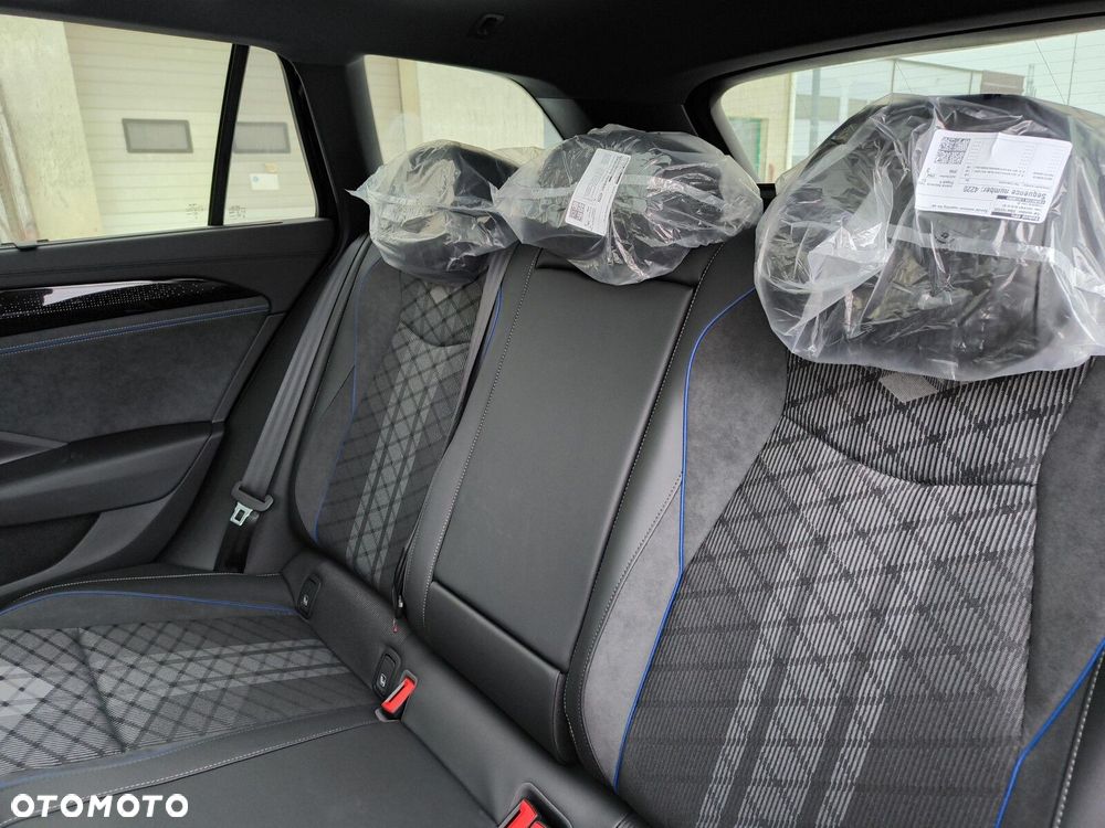 Volkswagen Passat Variant 2.0 TSI R-Line Plus DSG - 16