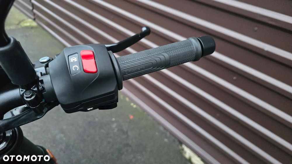 Husqvarna Svartpilen - 23