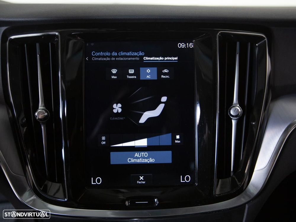 Volvo V60 2.0 T8 AWD TE Momentum - 19