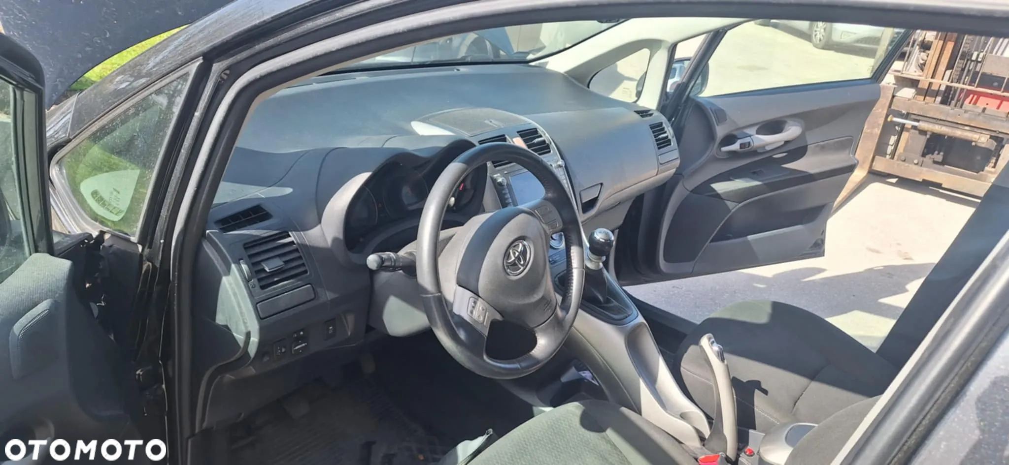 TOYOTA AURIS I 209 pas przedni dolny - 9