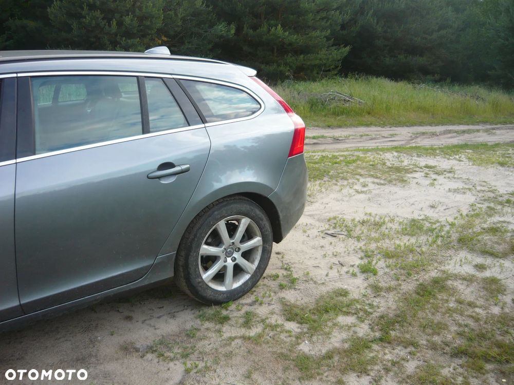 Volvo V60 D3 Drive-E Momentum - 3