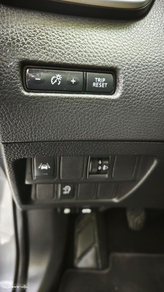 Nissan Qashqai 1.3 DIG-T N-Connecta J18 Led - 29