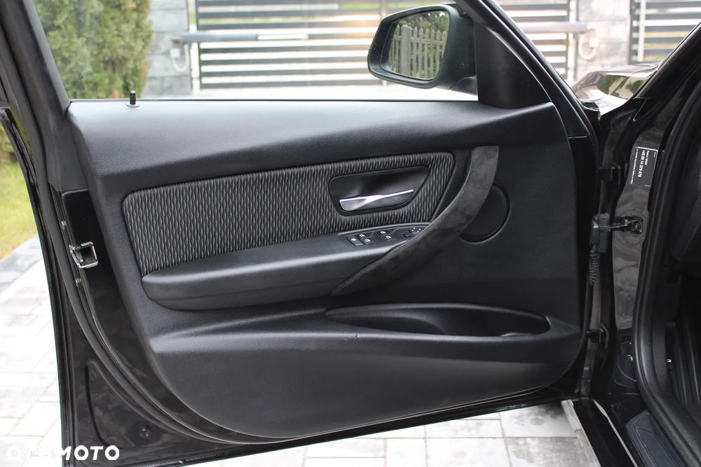 BMW Seria 3 - 27