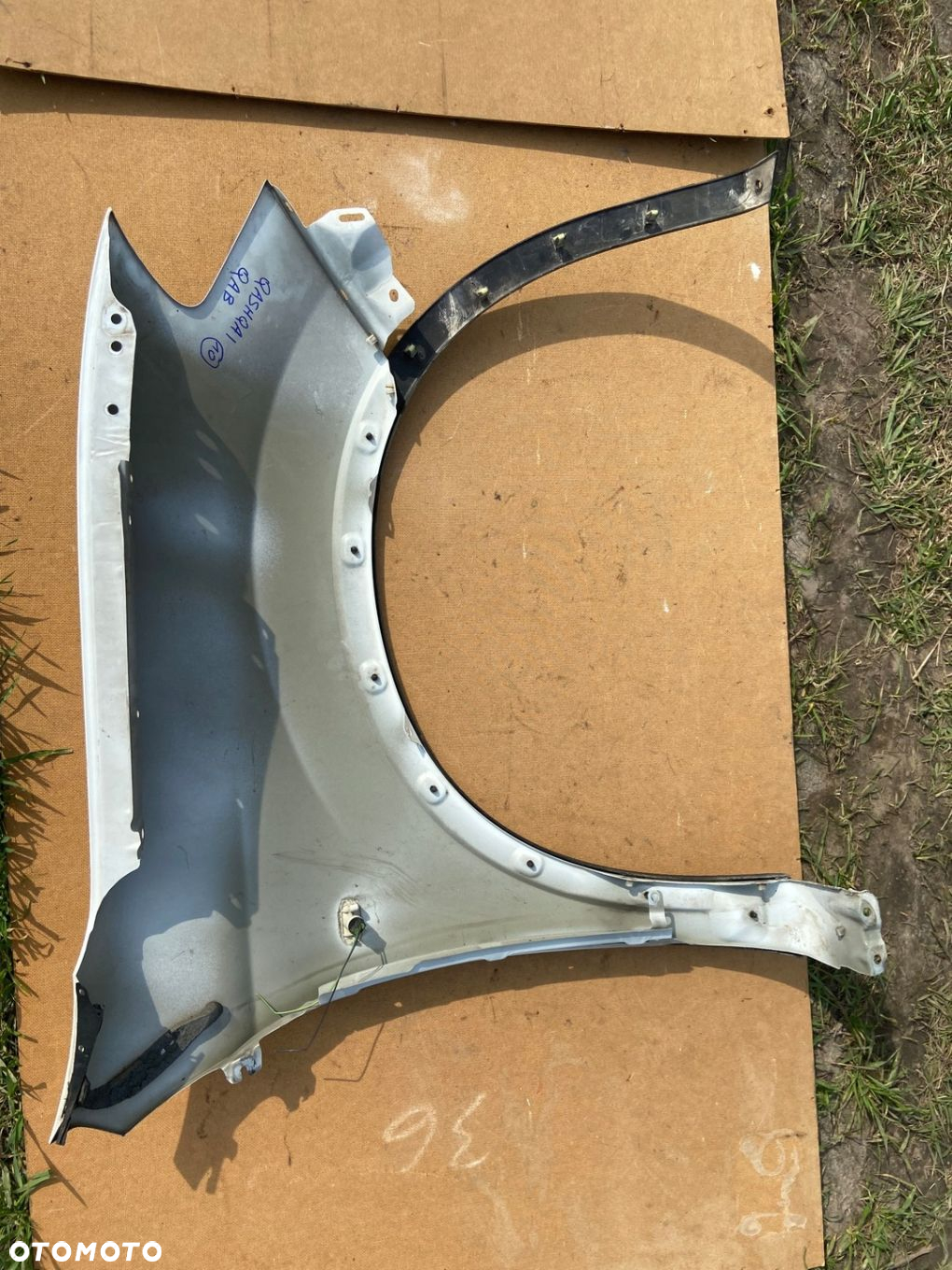 NISSAN QASHQAI 09-12 BŁOTNIK LEWY PRZEDNI QAB, BEZ RDZY, ŁADNY, ORYGINAŁ - 10
