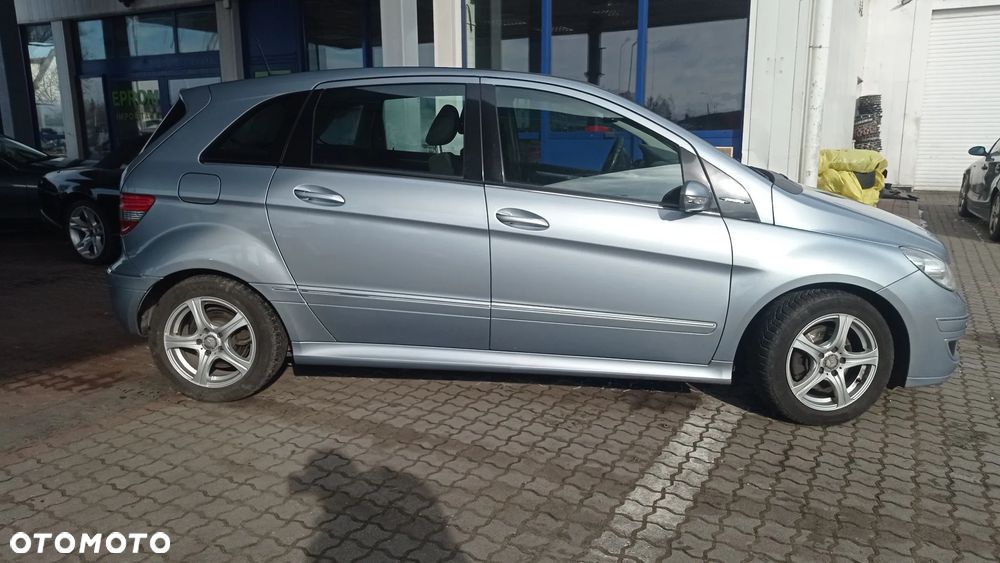 Mercedes-Benz Klasa B 180 CDI Special Edition - 12