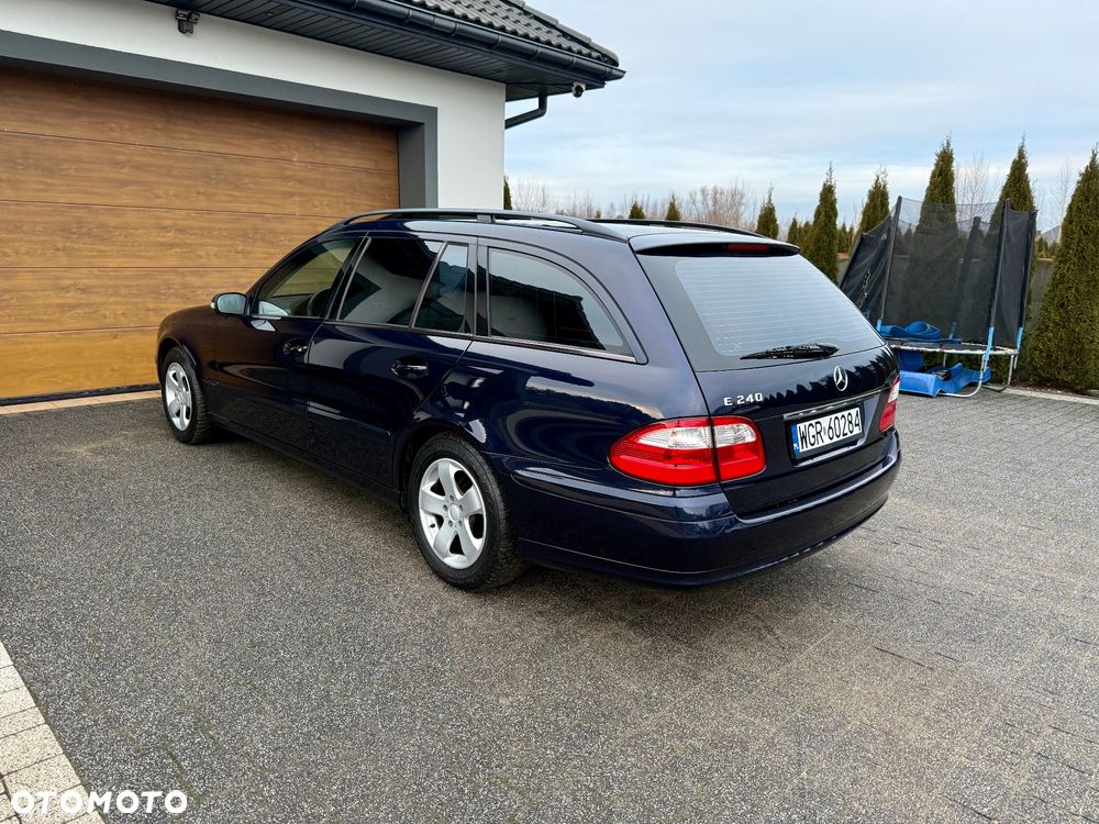 Mercedes-Benz Klasa E 240 T Classic - 6