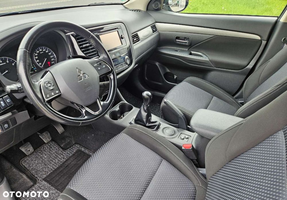 Mitsubishi Outlander - 7
