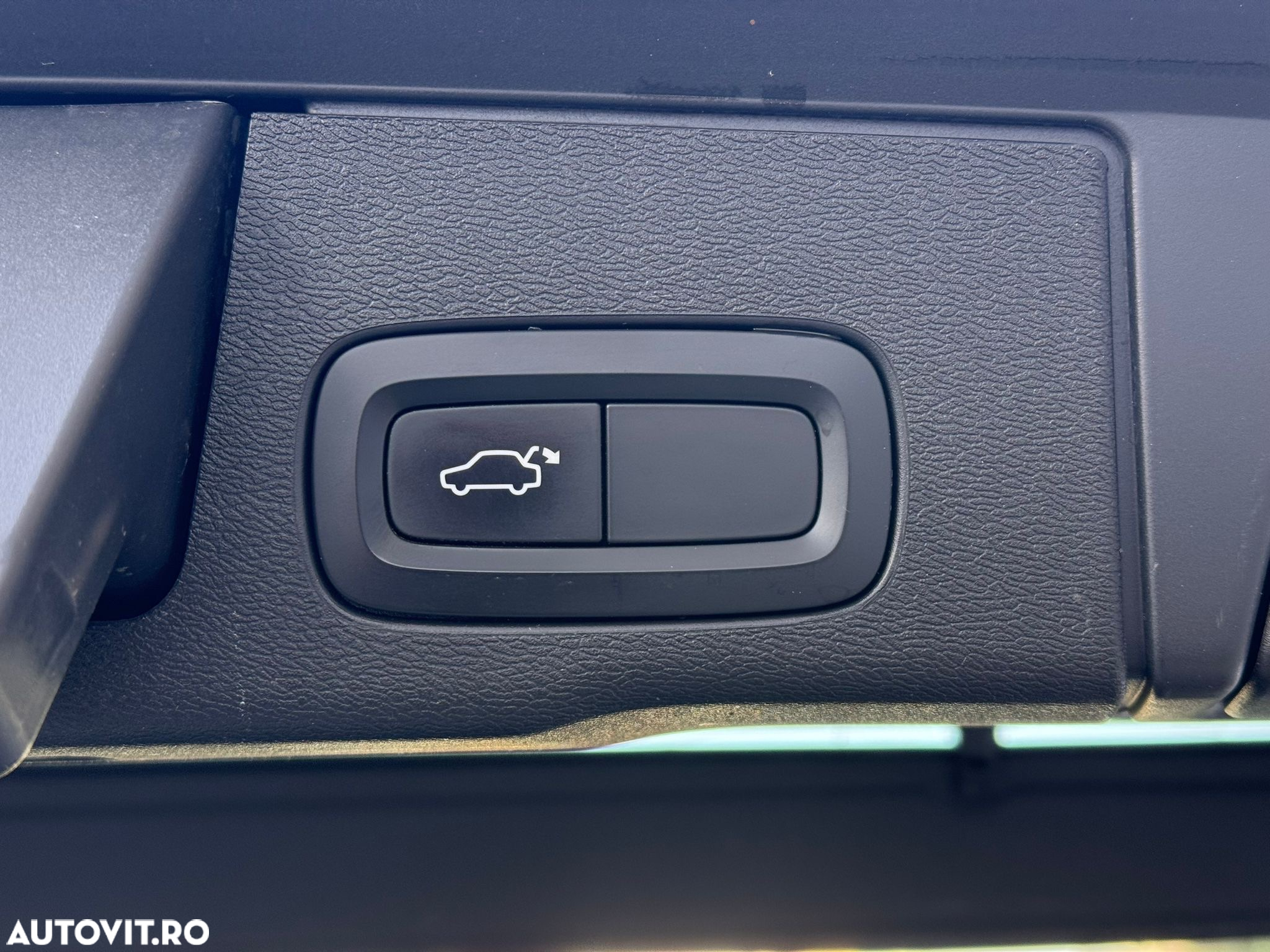 Volvo XC 60 D4 Geartronic Momentum Pro - 33