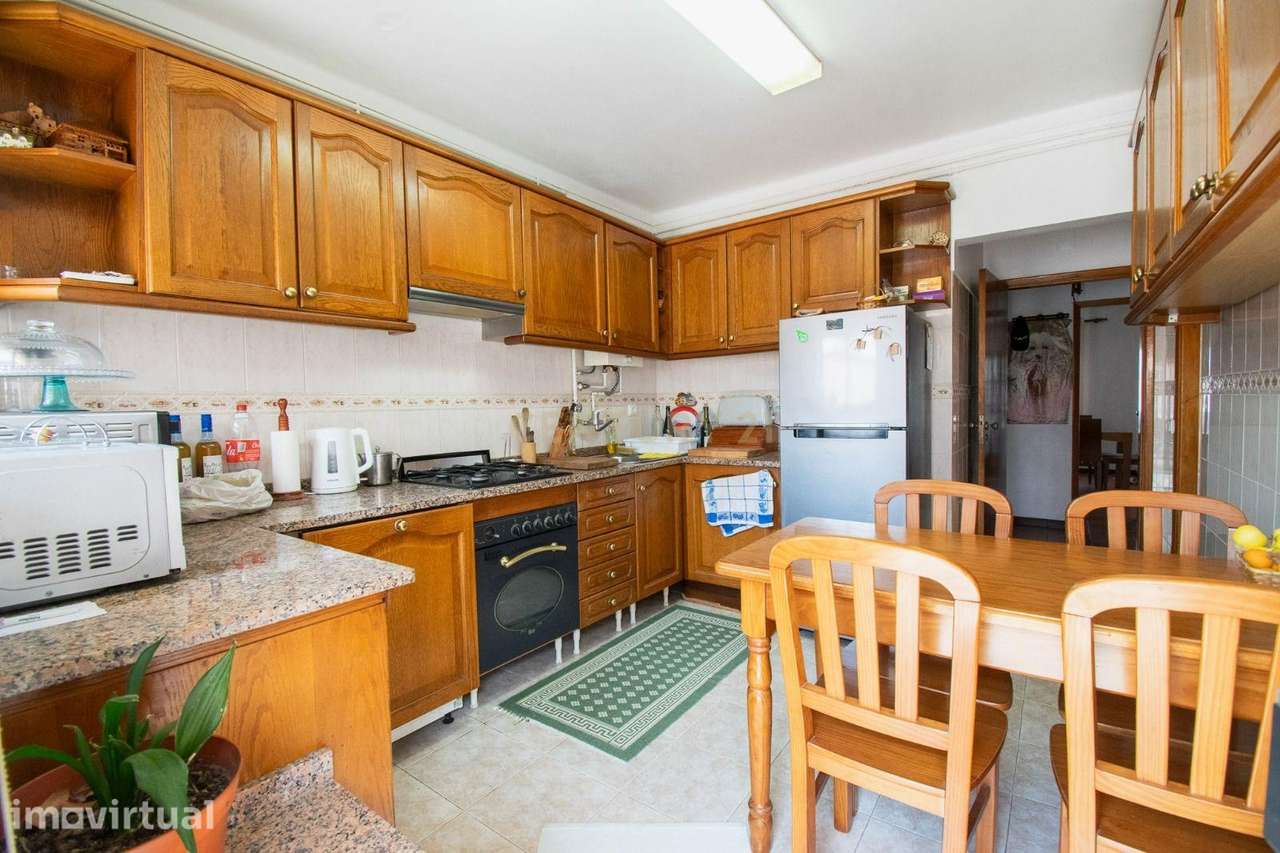 Apartamento T3 + G em S. Martinho do Bispo - Grande imagem: 2/21