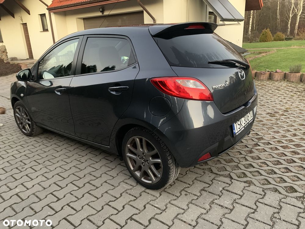 Mazda 2 2013 photo 3